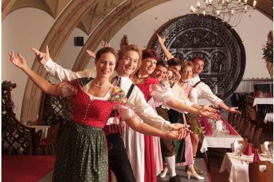 Austrian Dinner Show Performers on the Wiener Rathauskeller